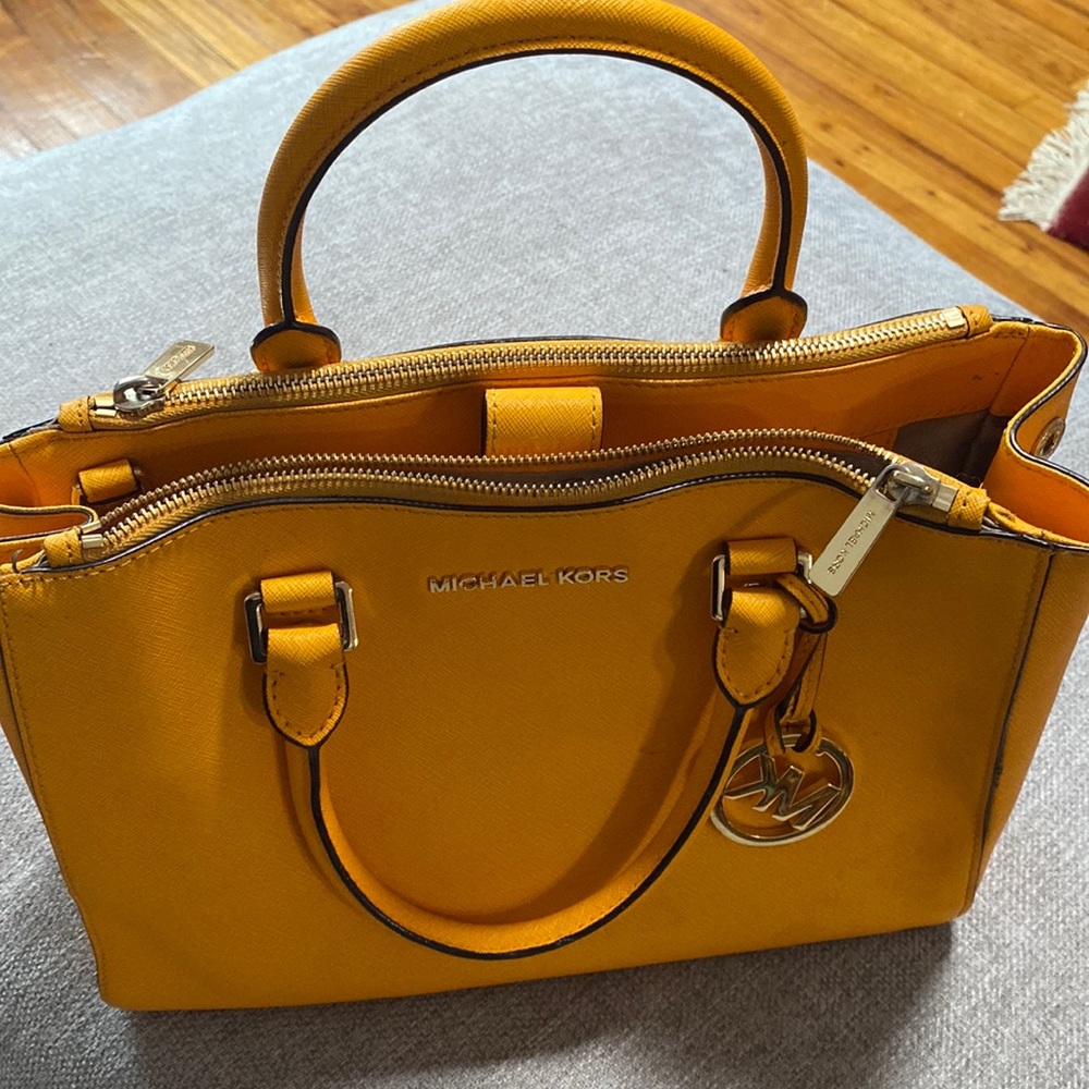Michael Kors hand bag